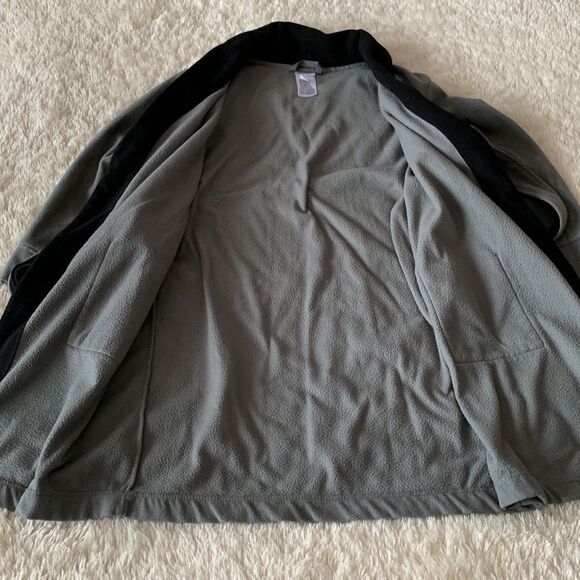 Youth Grey Robe size: Medium 8-10 - Picture 4 of 10